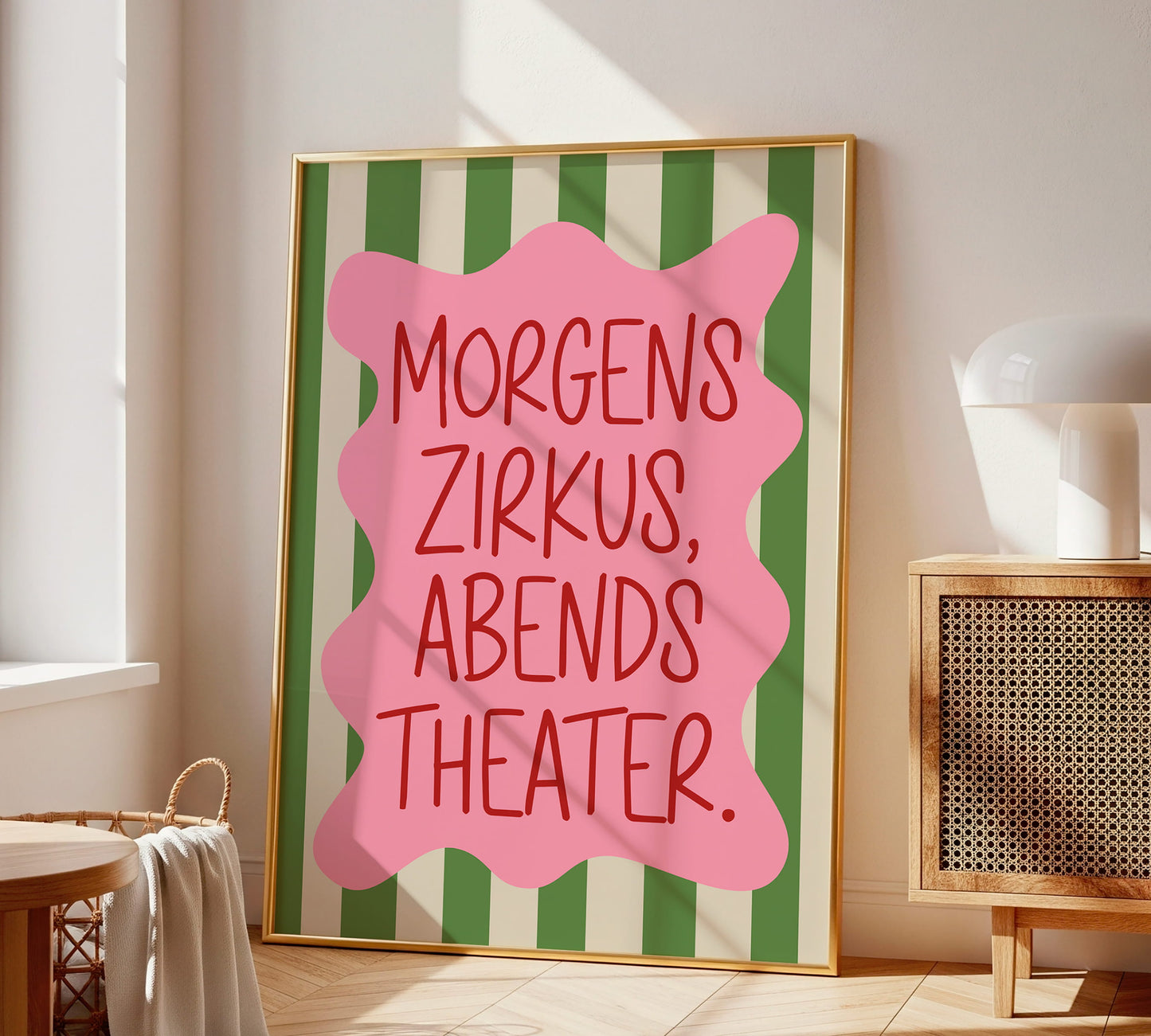 Typografie Poster für Familienleben und Alltag in modernem Kinderzimmer