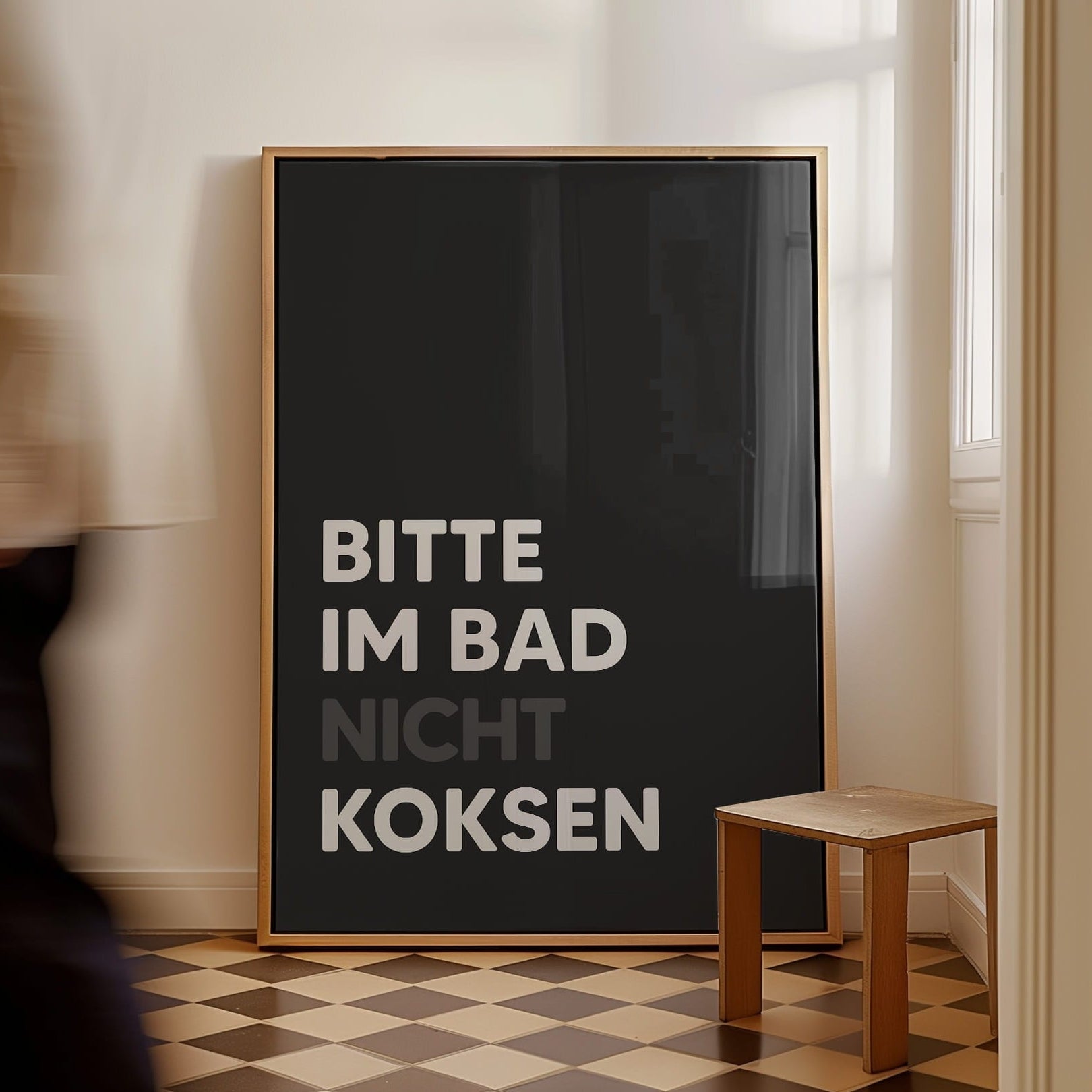 Humorvolles Typografie Poster "Bitte im Bad nicht koksen" in Schwarz und Weiß fürs Bad