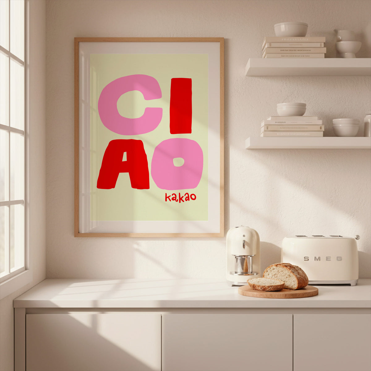 Verspielter Kunstdruck mit dem Spruch Ciao Kakao als stilvolles Wandbild für Küche, Flur oder Kinderzimmer.