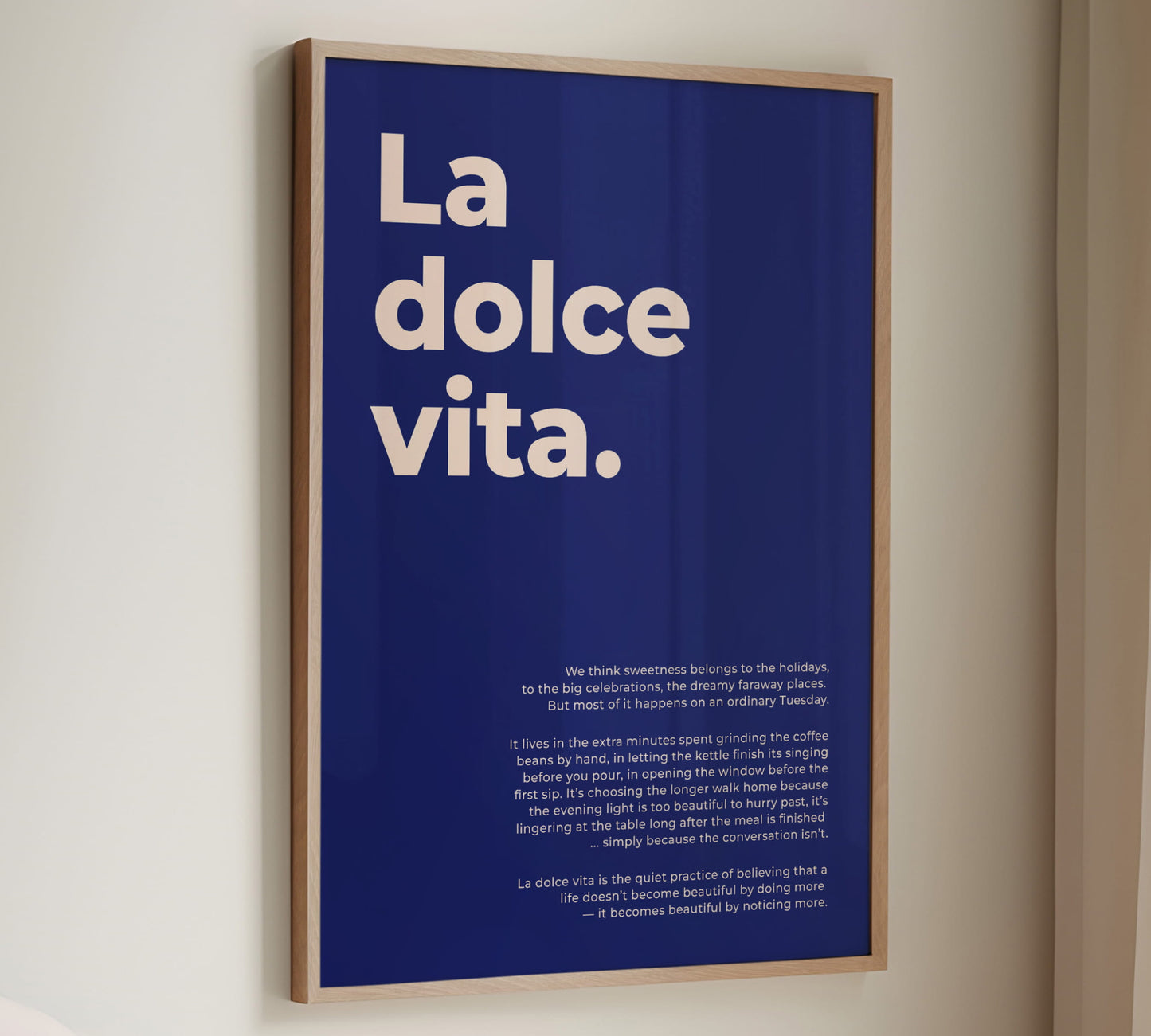 Stellavie-inspired typography wall art with the Italian quote "La dolce vita" making a high-quality housewarming gift idea.
