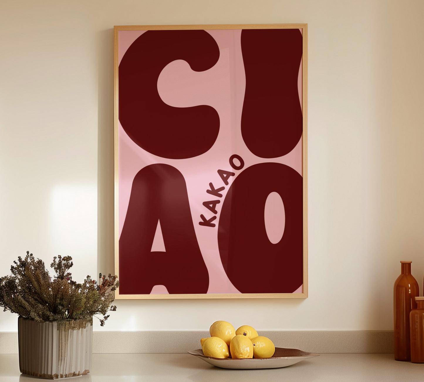 Rosa Wandkunst im Pinterest-Stil mit dem Text Ciao Kakao als Inspiration für moderne Küchendeko.