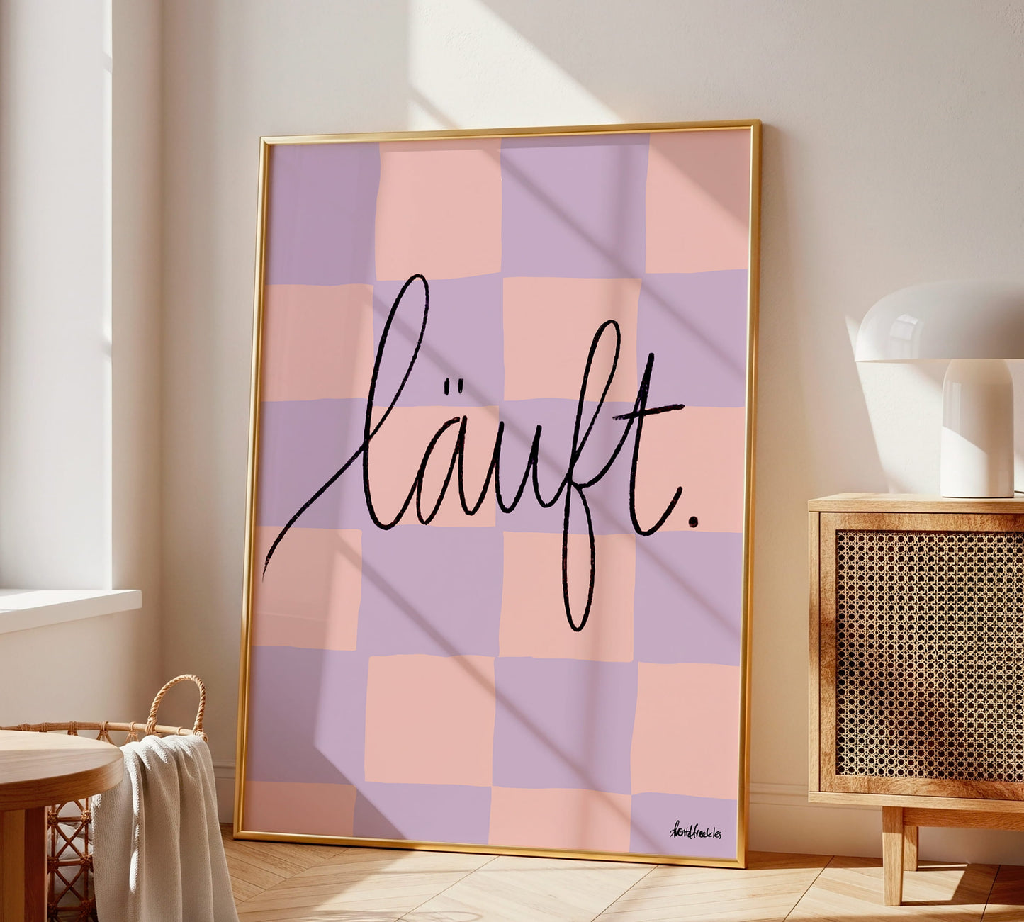 Laeuft Print mit kariertem Muster und modernem Look und großen Rahmen