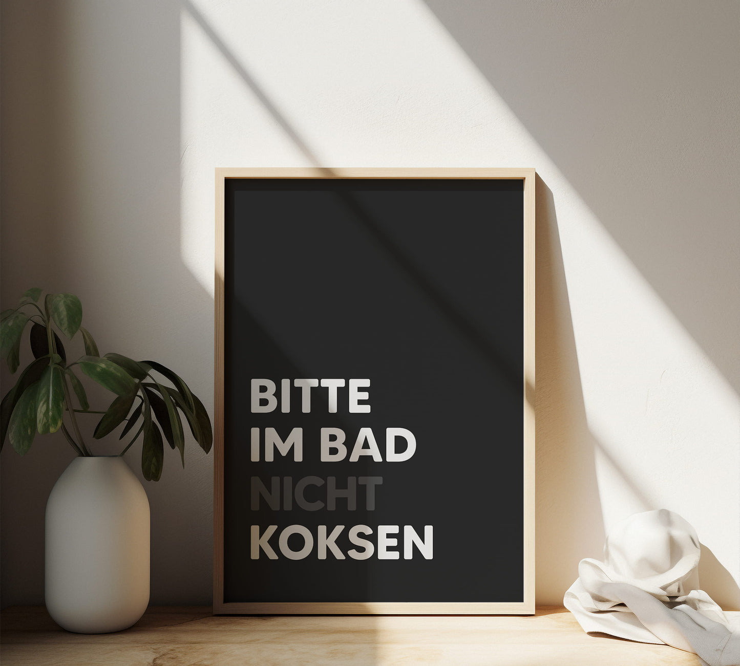 Lustiges Badezimmer Poster mit provokantem Spruch "Bitte im Bad nicht Koksen"