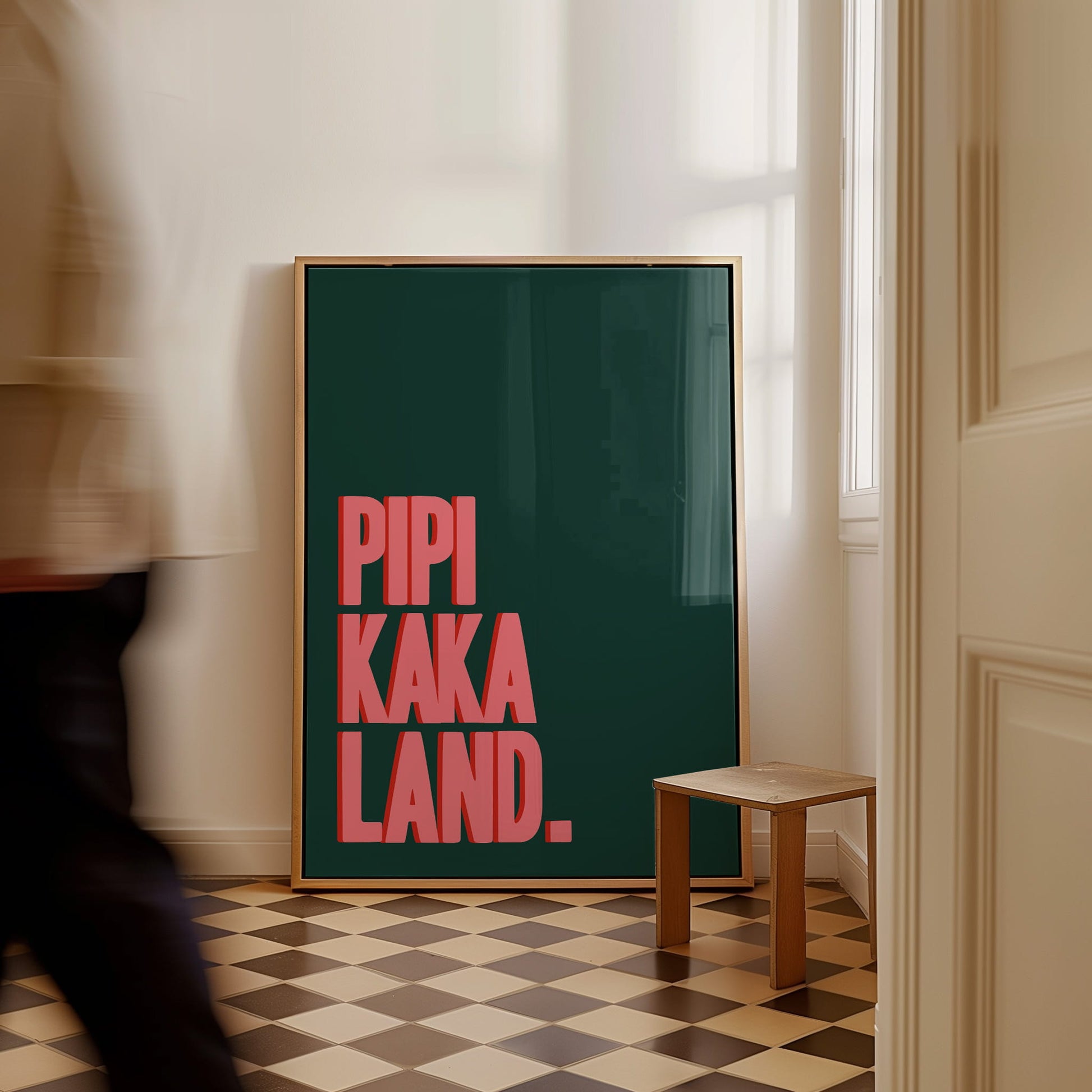 Gerahmter Pipi Kaka Land Poster Print an Badezimmerwand lehnend
