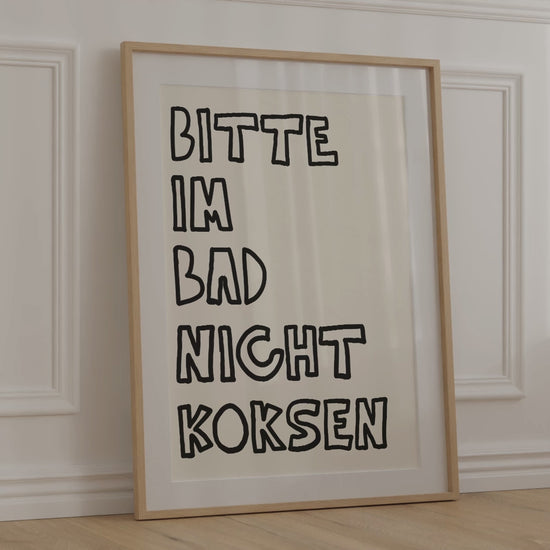 Minimalistische Wanddeko fürs Gäste-WC mit schwarzem Humor mit "Bitte im Bad nicht koksen" Spruch