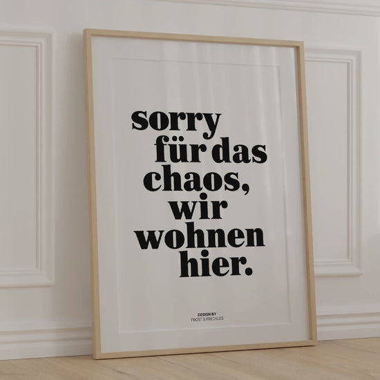 Minimalistisches Eingang Poster mit witzigem deutschem Spruch in schwarz-weiß