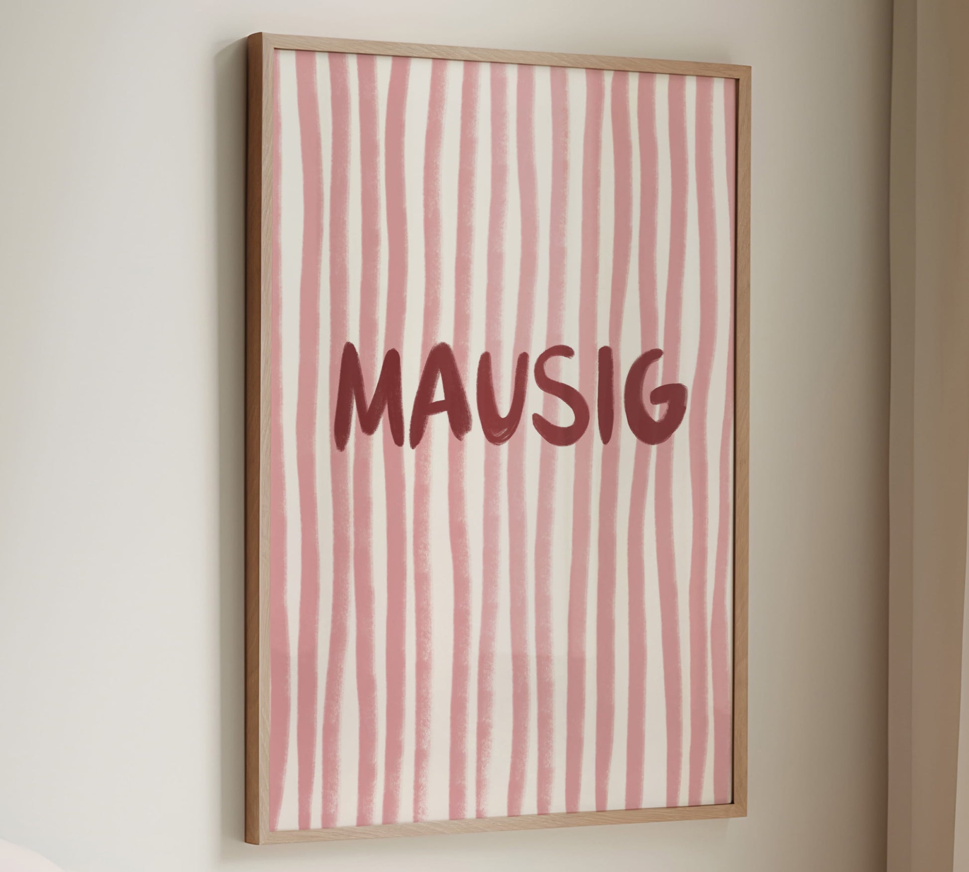 Minimalistische Wanddeko mit freundlicher Stimmung mit Wort Mausig / Süßmaus