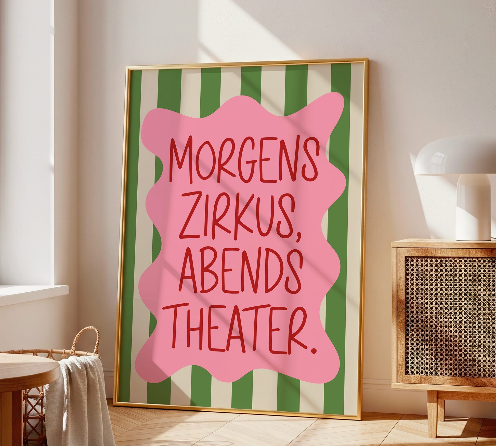 Typografie Poster für Familienleben und Alltag in modernem Kinderzimmer